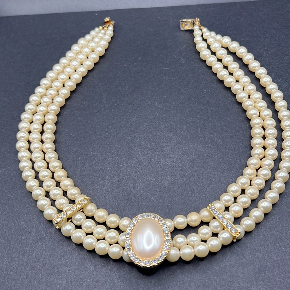 Vintage faux pearl rhinestone necklace - Picture 2 of 6